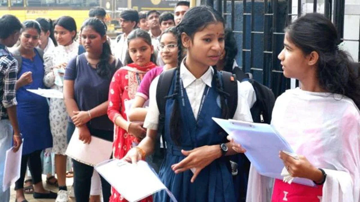 UP Board Exam 2025: प्रयागराज में 24 फरवरी की परीक्षा रद्द, जानें नई तारीख और पूरी जानकारी